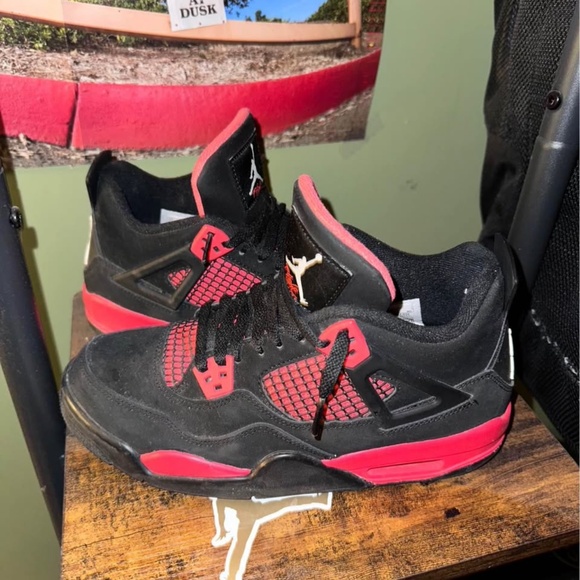 Jordan Retro 4, Red Thunder: US SIZE 7 - Picture 2 of 5